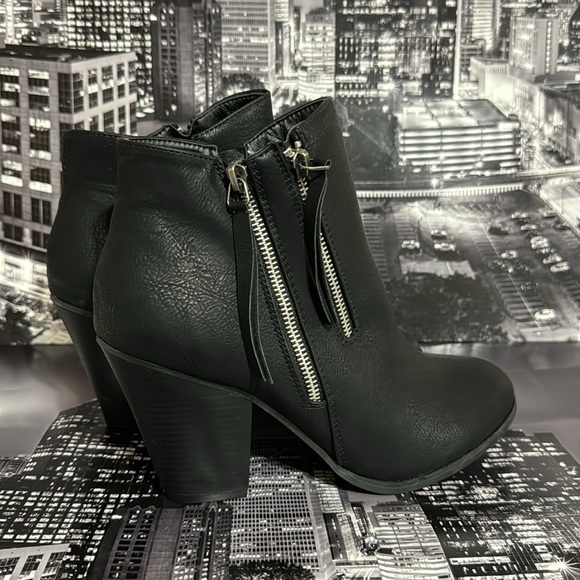 Journee Collection Womens Ankle Boots - Picture 4 of 8